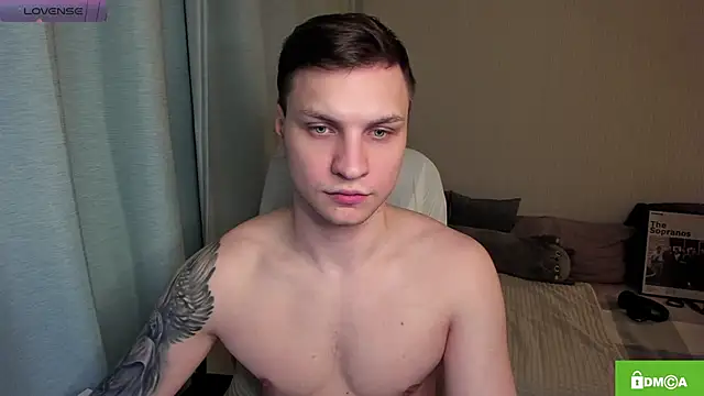 Snapshot of handsome_guy01 chatting on May 24, 8:09 pm handsome guy01 online show from May 24, 8:09 pm