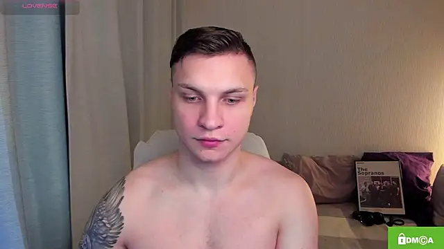 Snapshot of handsome_guy01 chatting on April 23, 8:32 pm handsome guy01 online show from April 23, 8:32 pm