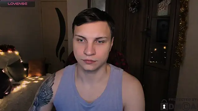 handsome guy01 online show from December 1, 8:42 pm