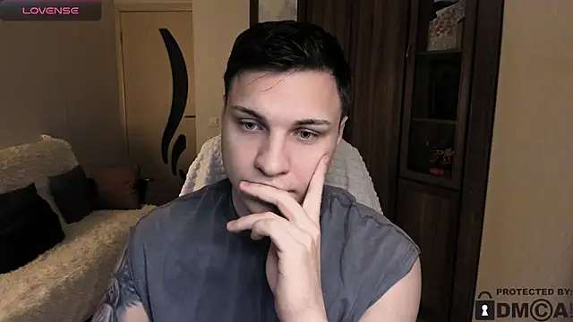 handsome guy01 online show from November 15, 6:56 pm