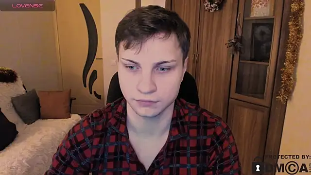 handsome guy01 online show from December 15, 10:04 pm