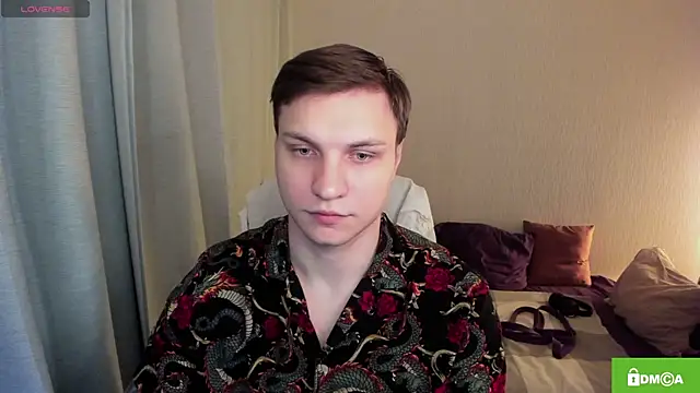 handsome guy01 online show from April 3, 8:59 pm