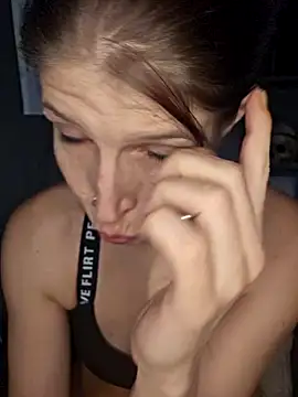 Lenchen  online show from February 20, 7:30 pm