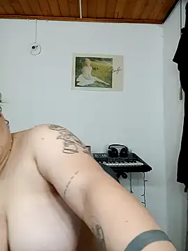 Snapshot of amalia_love chatting on January 12, 9:40 am amalia love online show from January 12, 9:40 am