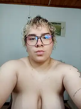 amalia love online show from December 4, 3:44 pm