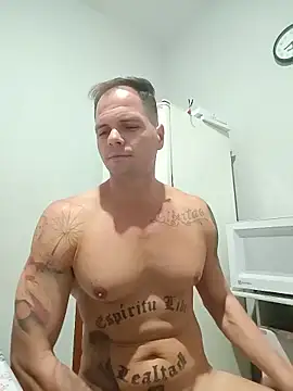 Snapshot of Giricotta chatting on May 31, 11:27 pm Giricotta online show from May 31, 11:27 pm