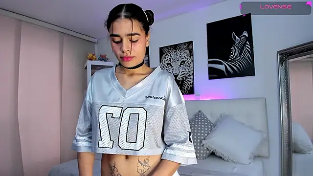 lissbrown online show from February 8, 12:47 pm