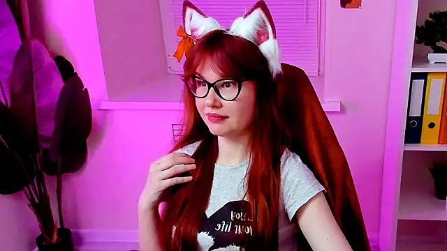 CarolGiggly online show from November 17, 8:35 pm