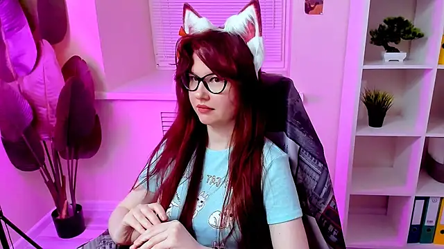 CarolGiggly online show from April 12, 2:15 am