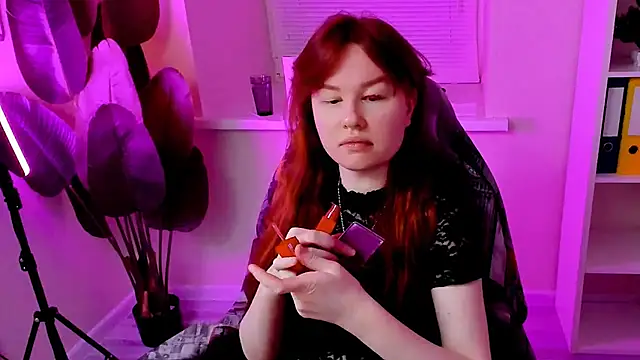 CarolGiggly online show from December 1, 2:01 am