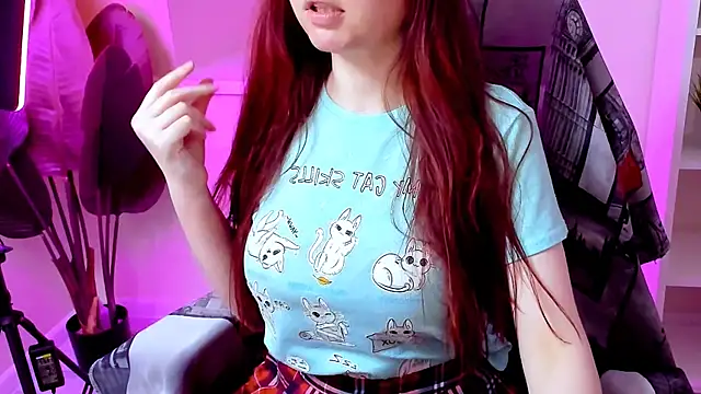 CarolGiggly online show from April 16, 12:39 pm