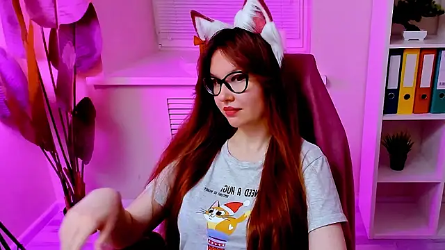 CarolGiggly online show from March 12, 1:37 pm