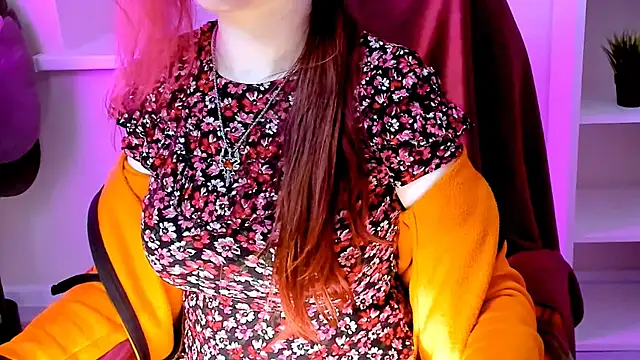 CarolGiggly online show from May 29, 4:35 pm