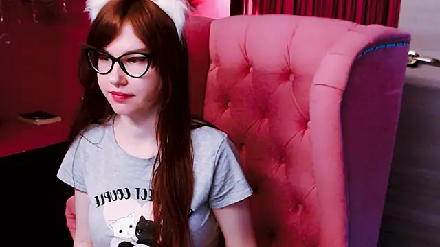 CarolGiggly online show from December 1, 4:34 pm