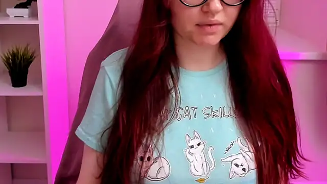 CarolGiggly online show from April 18, 6:32 pm