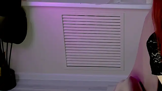 CarolGiggly online show from December 3, 9:53 am