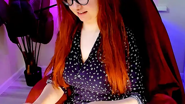 CarolGiggly online show from December 21, 12:46 am