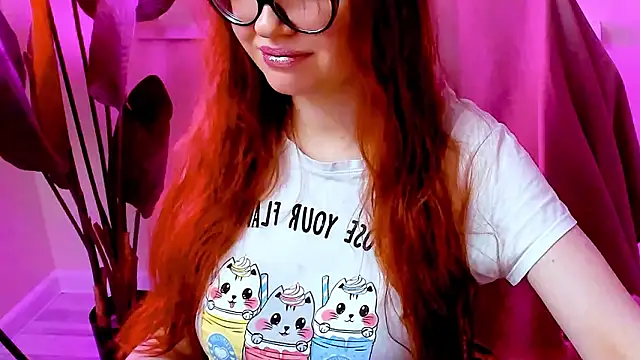 CarolGiggly online show from February 1, 5:00 pm