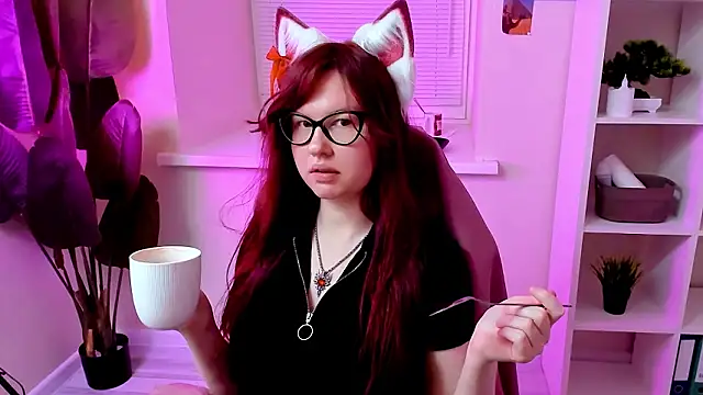 CarolGiggly online show from March 28, 2:18 pm