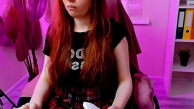 CarolGiggly online show from March 5, 1:19 pm