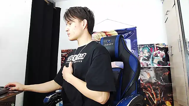 Snapshot of sr_jaeger chatting on November 28, 8:20 pm sr jaeger online show from November 28, 8:20 pm