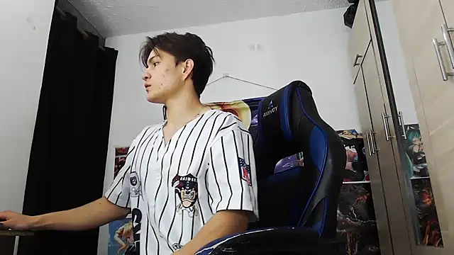 Snapshot of sr_jaeger chatting on November 20, 1:01 pm sr jaeger online show from November 20, 1:01 pm