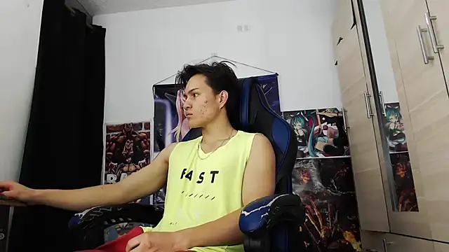 Snapshot of sr_jaeger chatting on December 2, 1:35 pm sr jaeger online show from December 2, 1:35 pm