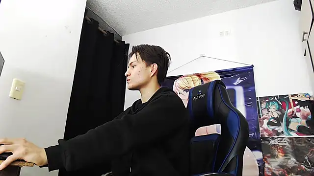 Snapshot of sr_jaeger chatting on November 7, 12:53 pm sr jaeger online show from November 7, 12:53 pm