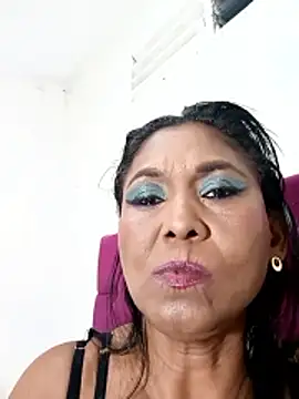 tiffany Bitch online show from January 14, 11:30 pm