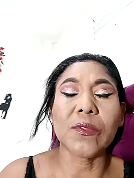 Snapshot of tiffany_Bitch chatting on November 30, 10:54 pm tiffany Bitch online show from November 30, 10:54 pm