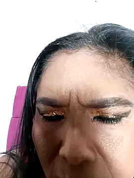 Snapshot of tiffany_Bitch chatting on November 5, 10:13 pm tiffany Bitch online show from November 5, 10:13 pm