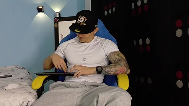 Alex motta online show from March 1, 4:34 am