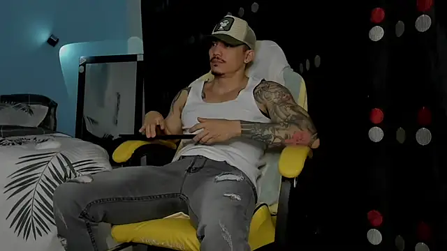 Snapshot of Alex_motta chatting on September 18, 1:30 am Alex motta online show from September 18, 1:30 am