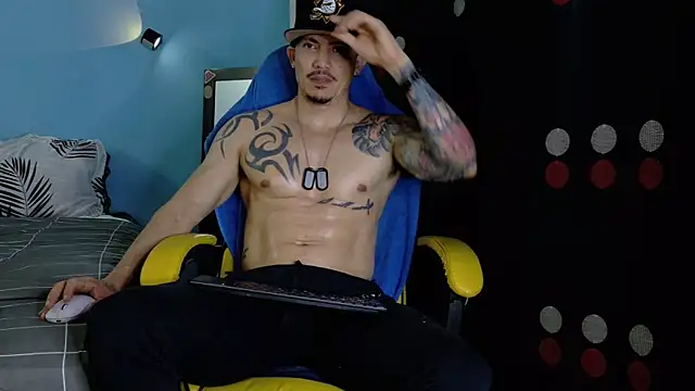 Snapshot of Alex_motta chatting on June 11, 3:36 am Alex motta online show from June 11, 3:36 am