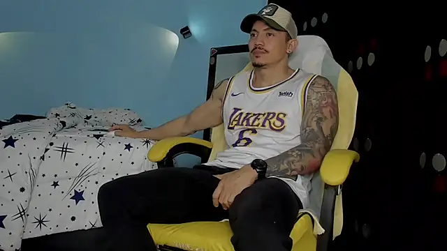 Snapshot of Alex_motta chatting on September 23, 3:13 am Alex motta online show from September 23, 3:13 am