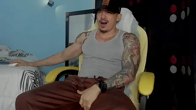 Snapshot of Alex_motta chatting on November 3, 5:12 am Alex motta online show from November 3, 5:12 am