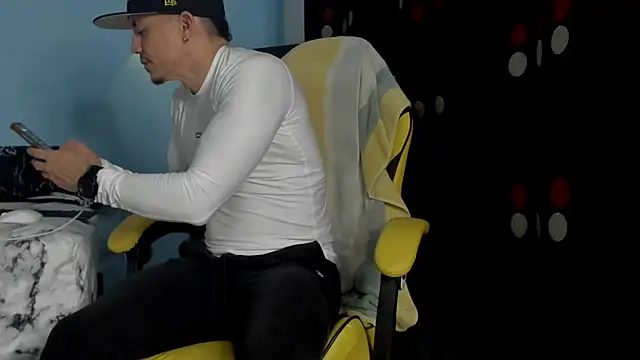 Alex motta online show from December 20, 3:42 am