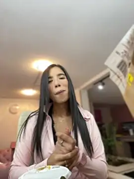 Snapshot of Praga_Pink chatting on May 12, 2:08 am Praga Pink online show from May 12, 2:08 am