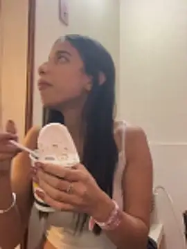 Snapshot of Praga_Pink chatting on May 1, 1:21 am Praga Pink online show from May 1, 1:21 am