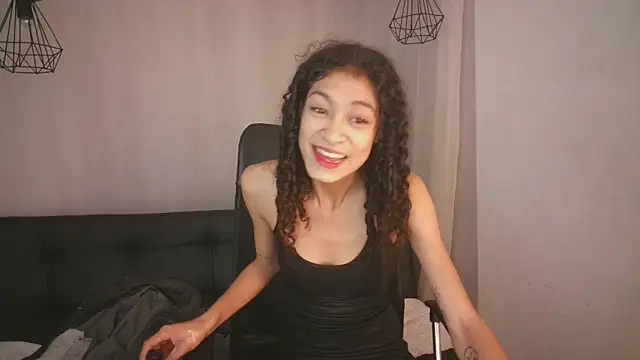 Snapshot of Aurora_ath chatting on December 11, 4:39 am Aurora ath online show from December 11, 4:39 am