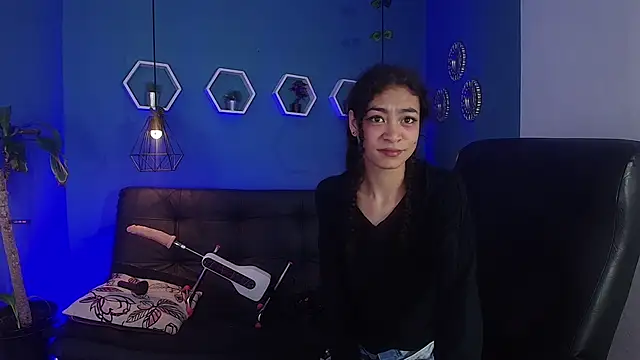 Snapshot of Aurora_ath chatting on December 16, 9:13 am Aurora ath online show from December 16, 9:13 am