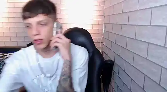 Snapshot of Adam_hard_ chatting on January 9, 8:22 pm Adam hard  online show from January 9, 8:22 pm