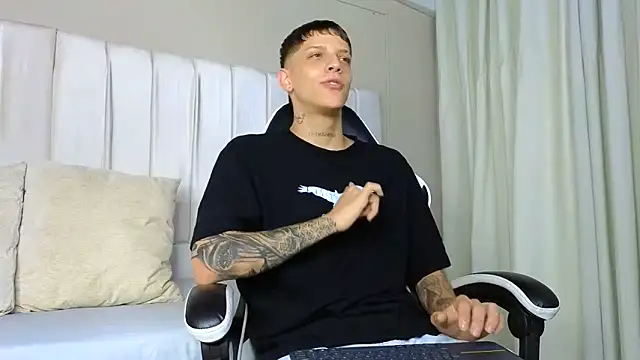 Snapshot of Adam_hard_ chatting on September 23, 8:16 pm Adam hard  online show from September 23, 8:16 pm