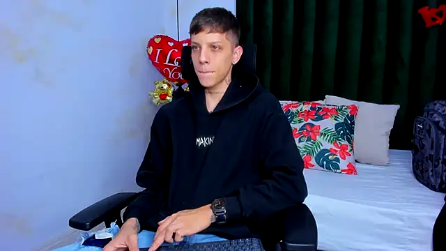 Snapshot of Adam_hard_ chatting on February 12, 8:07 pm Adam hard  online show from February 12, 8:07 pm