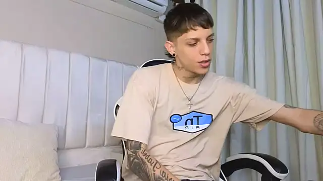 Snapshot of Adam_hard_ chatting on September 15, 7:14 pm Adam hard  online show from September 15, 7:14 pm