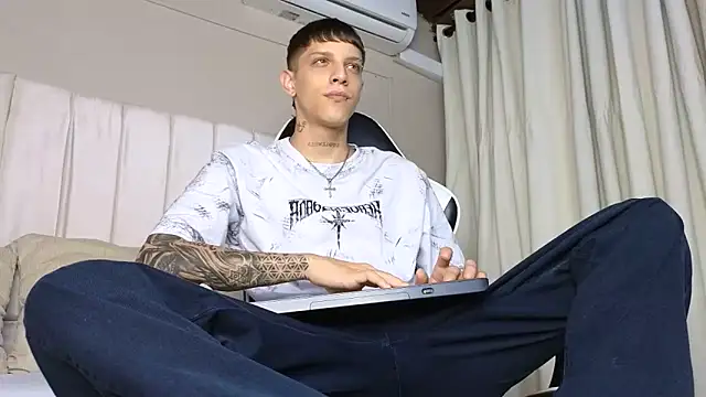 Snapshot of Adam_hard_ chatting on September 11, 8:20 pm Adam hard  online show from September 11, 8:20 pm