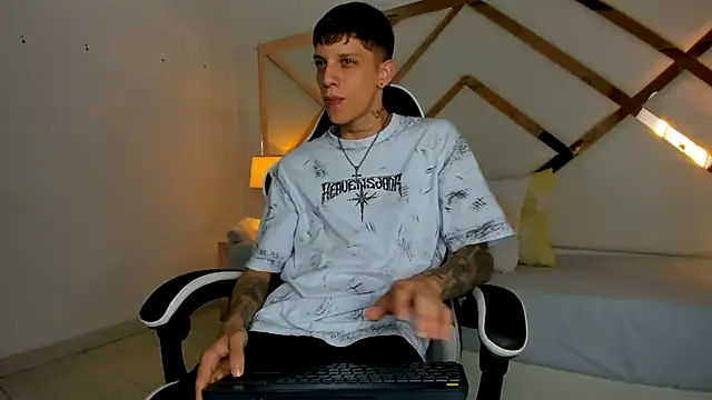 Snapshot of Adam_hard_ chatting on September 16, 7:15 pm Adam hard  online show from September 16, 7:15 pm