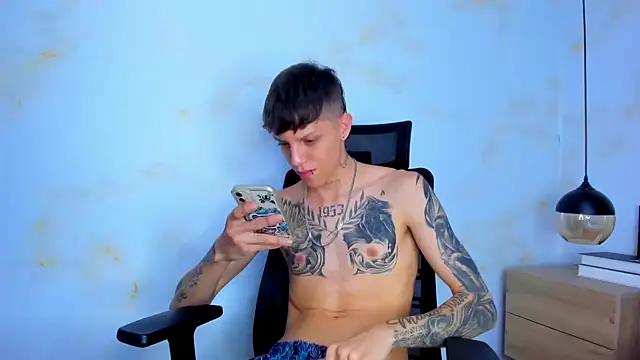 Snapshot of Adam_hard_ chatting on January 21, 10:30 pm Adam hard  online show from January 21, 10:30 pm