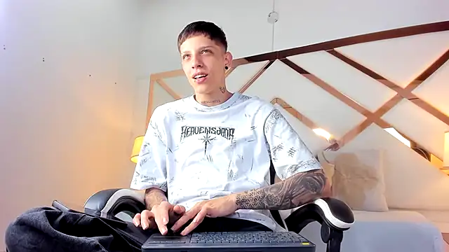 Snapshot of Adam_hard_ chatting on September 26, 8:38 pm Adam hard  online show from September 26, 8:38 pm