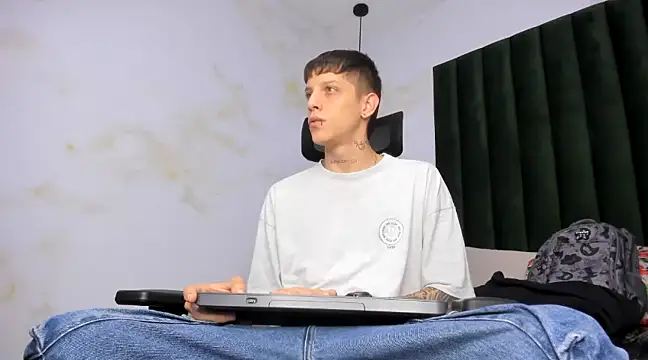 Snapshot of Adam_hard_ chatting on February 26, 8:15 pm Adam hard  online show from February 26, 8:15 pm